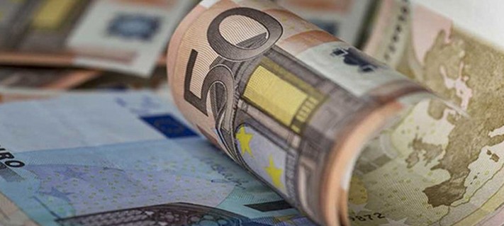 money2_F22545_F24290.jpg